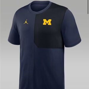 Jordan Men's Navy and Black Tee with Gold Accents